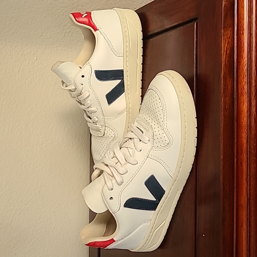 VEJA V-10 Sneaker